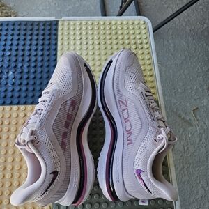 Size 9.5 Women's - Nike Pegasus Premium - Silt Red Particle Rose